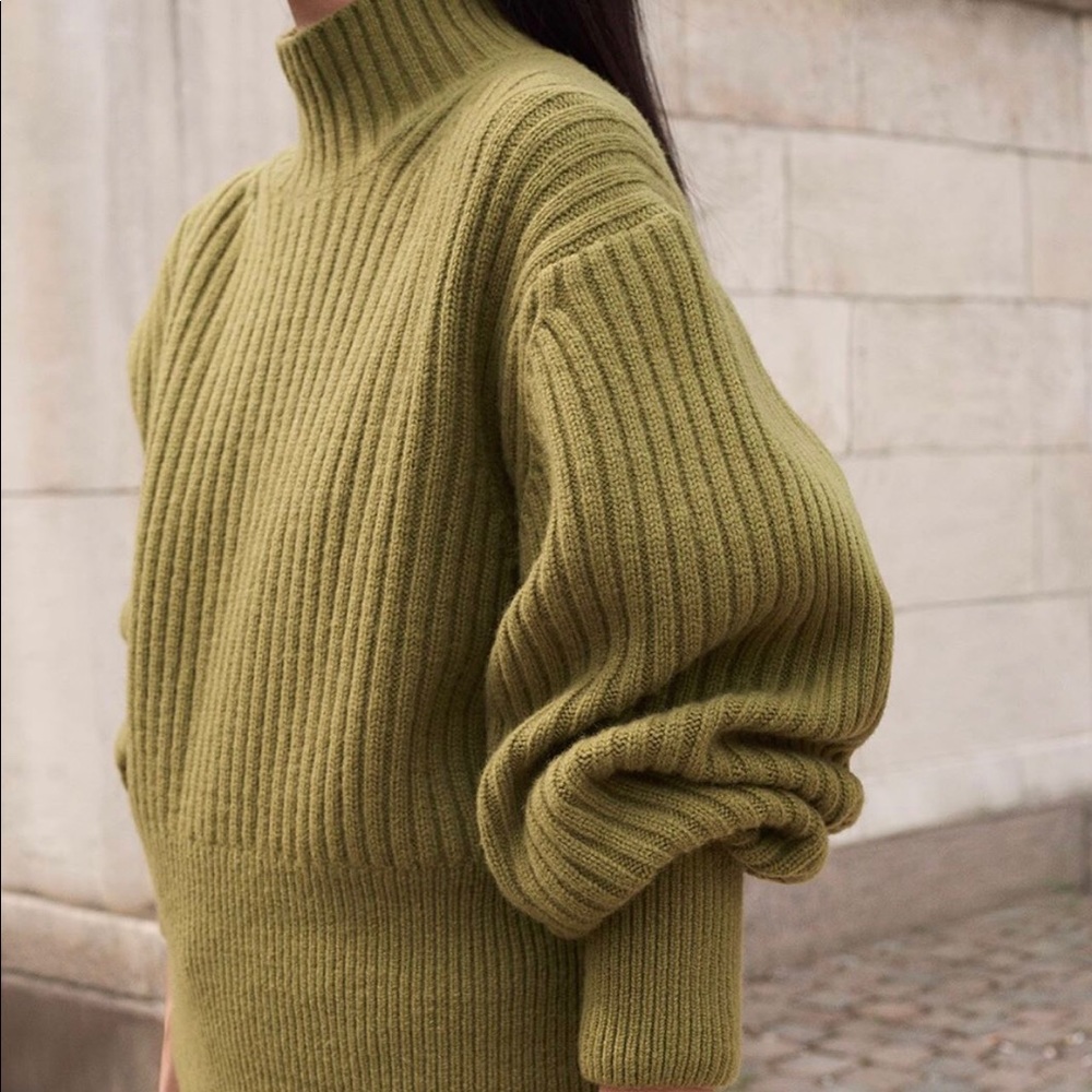 GORGEOUS H&M Wool Knit Sweater